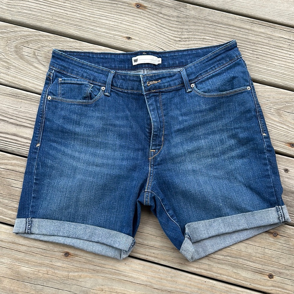 Levi’s blue Jean shorts size 14